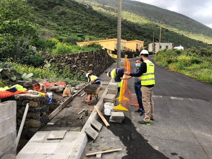 El Ayuntamiento de La Frontera realiza la obra de urbanización de la calle Las Marucas