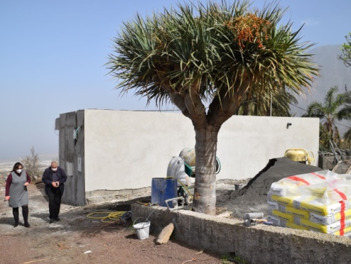 El alcalde de La Frontera visita las obras de restauración de la Casa de Los Carneros