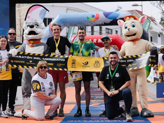 Miguel Heras y Sylvia Nordskar triunfadores de los 42 km de la Maratón del Meridiano Naviera Armas 2024