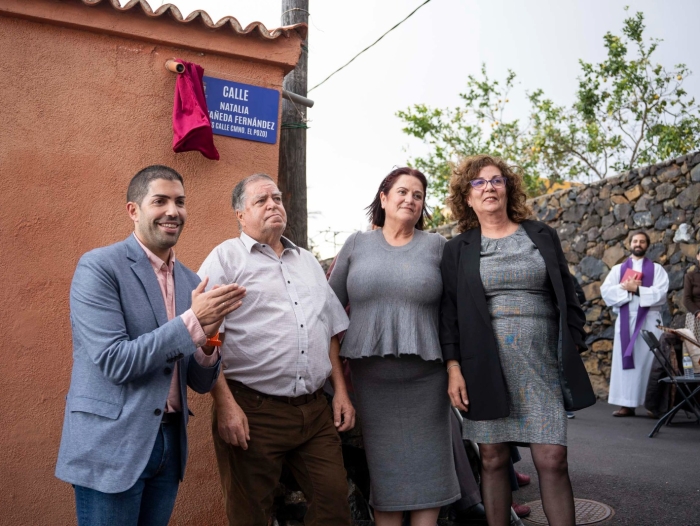 La vecina del municipio de La Frontera, Natalia Castañeda, da nombre a una calle en la localidad de Los Llanillos