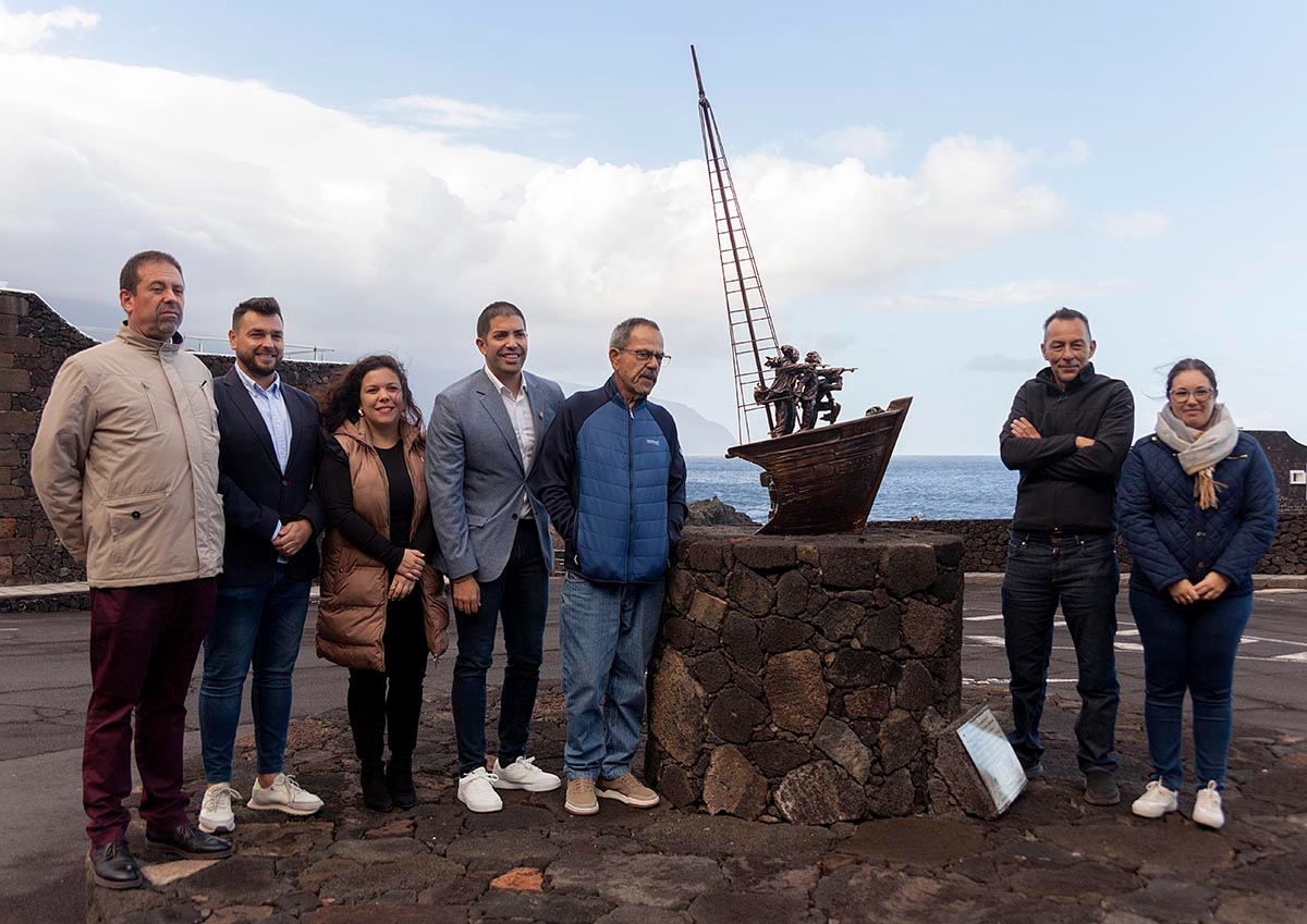 La Frontera inaugura una escultura de Julio Nieto que recupera para la memoria la historia de "El Fausto”