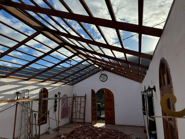 La Frontera financia la mejora de la Ermita de Los Llanillos y la restauración de las campanas de Joapira 